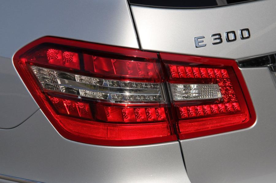  Mercedes-Benz E300 BlueTEC Hybrid 2012 года  (фото 52 из 60)